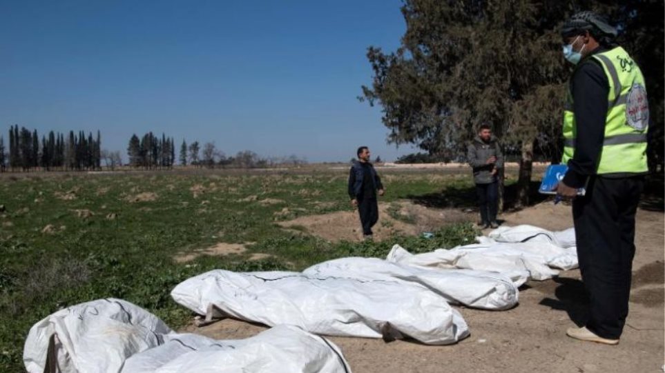 Φρίκη από την ISIS: Ομαδικός τάφος 3.500 ανθρώπων έξω από τη Ράκκα