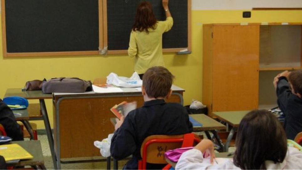 Οργή για τον ρατσιστή δάσκαλο στην Ιταλία- Είπε 10χρονο μαθητή πίθηκο