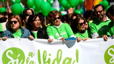 Χιλιάδες Ισπανοί διαδήλωσαν κατά των αμβλώσεων