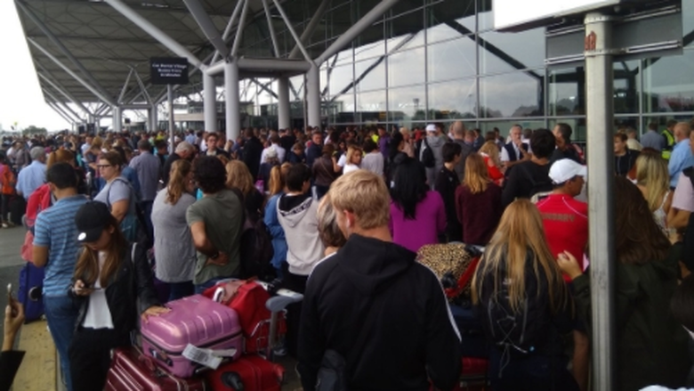 Σταμάτησαν οι πτήσεις στο αεροδρόμιο Στάνστεντ του Λονδίνου