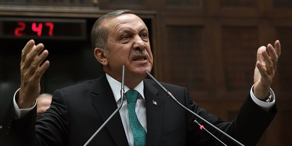 Σε πανικό ο Ερντογάν: Καταρρέει η τουρκική οικονομία