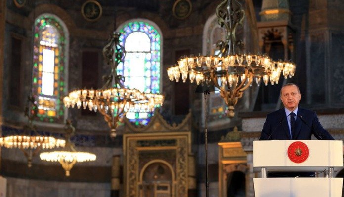 Ερντογάν: "Τέμενος η Αγία Σοφία μετά τις δημοτικές εκλογές"