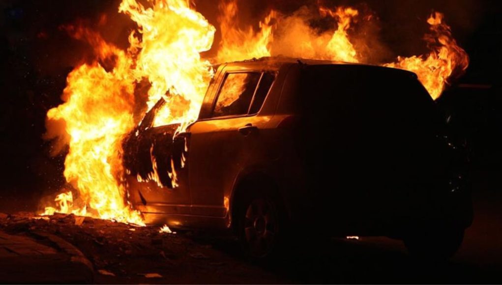 Διακοπή της κυκλοφορίας στην εθνική οδό Αθηνών Λαμίας μετά από φωτιά σε αυτοκίνητο