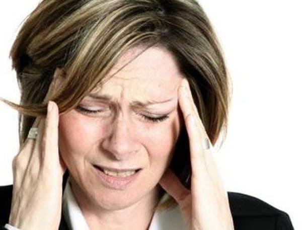 Έχετε σκεφτεί  ποιες είναι οι αιτίες που προκαλούν ή πυροδοτούν πονοκέφαλο;  Οι γυναίκες υποφέρουν περισσότερο