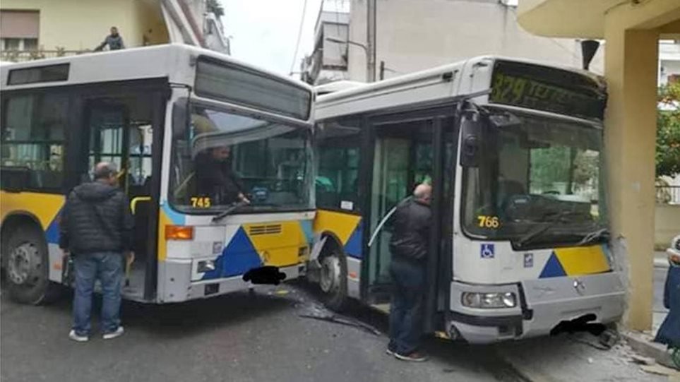 Σύγκρουση λεωφορείων στο Αιγάλεω