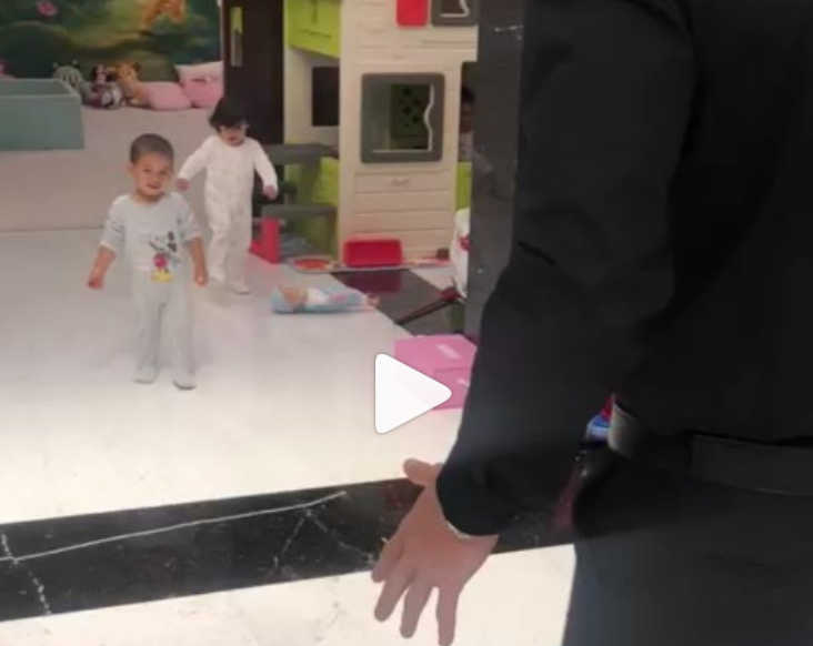 (Video) Τη... βρίσκει ο μπόμπιρας του Κριστιάνο Ρονάλντο, μεγάλα μπάλα και είναι μόλις δύο ετών