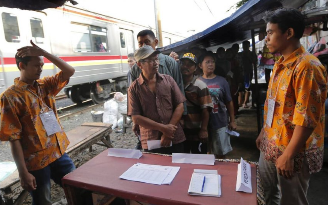 Αν είναι δυνατόν! 272 νεκροί Ινδονήσιοι εκλογικοί υπάλληλοι λόγω υπερκόπωσης