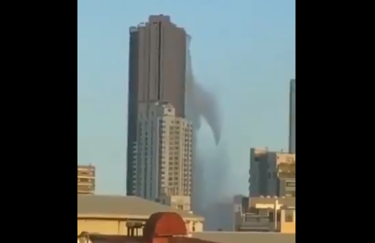 Video-καταρράκτης! Δείτε πως άδειασε η πισίνα στην οροφή ξενοδοχείου στις Φιλιππίνες από το σεισμό