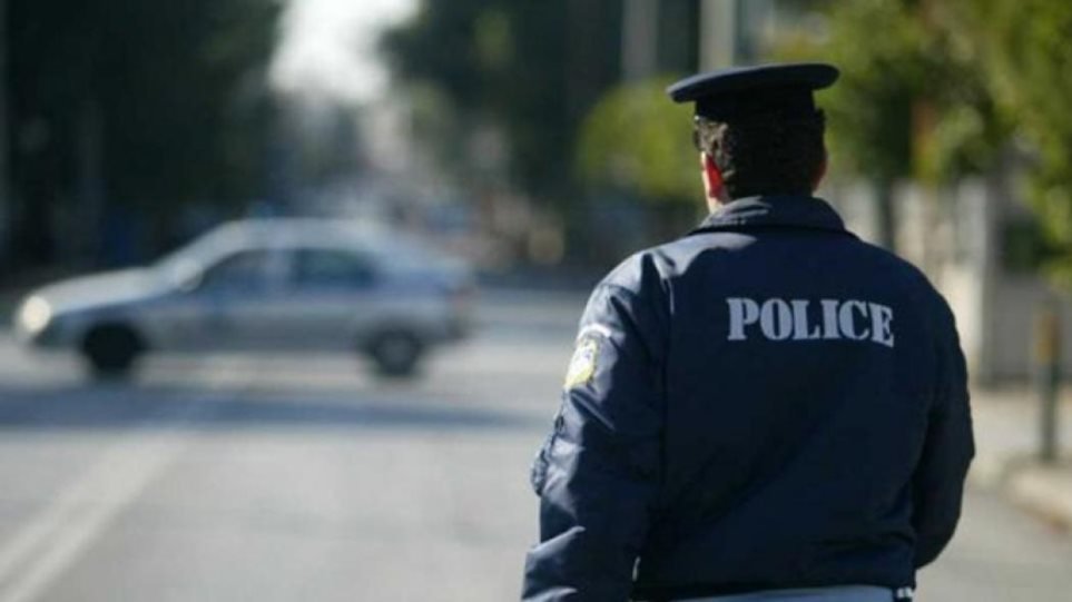 Τι ισχυρίζεται ο αστυνομικός για τον αυτόχειρα που του πήρε το όπλο στο νοσοκομείο της Πάτρας
