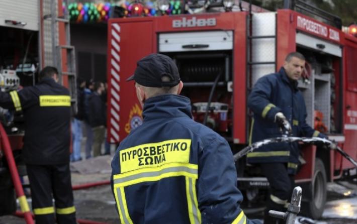 Αγρίνιο: Ζημιές από φωτιά σε διαμέρισμα - Στο νοσοκομείο 42χρονος