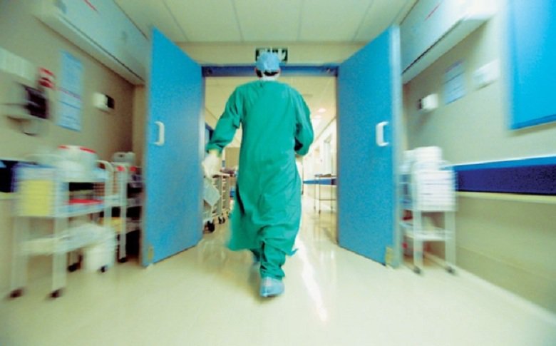 720 ασθενείς με Covid-19 νοσηλεύονται στα νοσοκομεία της επικρατείας