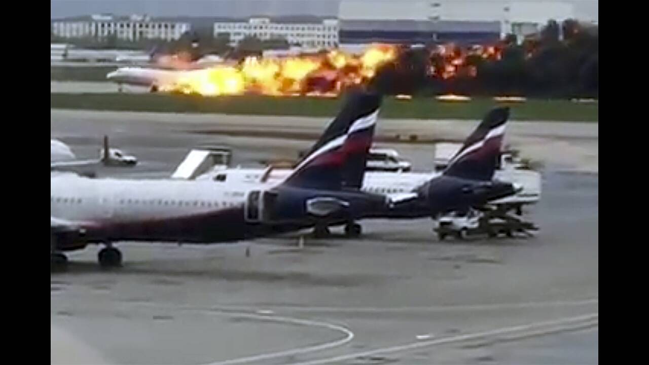 Video-σοκ από το εσωτερικό του φλεγόμενου αεροσκάφους στη Ρωσία