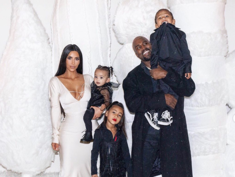Η παρένθετη μητέρα που κυοφορεί το τέταρτο παιδί της Kim Kardashian γεννάει