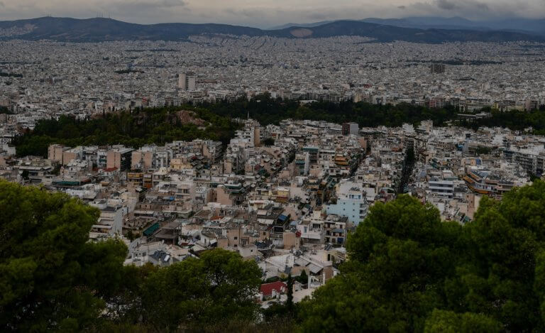 Σπίτια 30ετίας σε τιμές… όνειρο! Οι ευκαιρίες σε Αθήνα και Θεσσαλονίκη