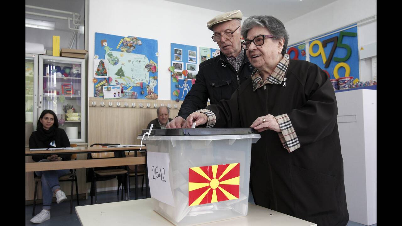 Ο «εκλεκτός» του Ζάεφ νικητής των προεδρικών εκλογών της Βόρειας Μακεδονίας