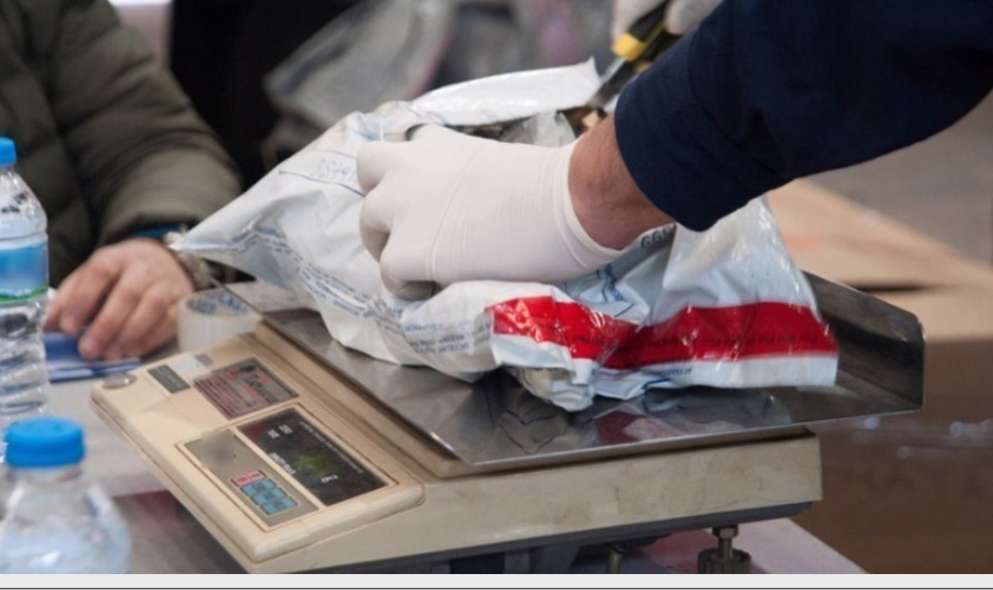 Ένας Γιαπωνέζος που κατάπιε 246 σακουλάκια κοκαΐνης πέθανε την ώρα της πτήσης
