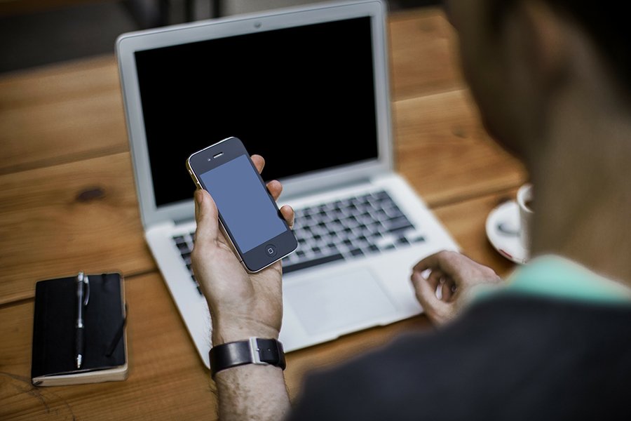 Δέκα χρήσεις του κινητού που εμποδίζουν την παραγωγικότητά σας στη δουλειά