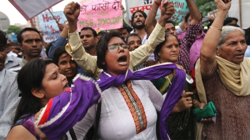 Νέα φρίκη στην Ινδία: Έβαλαν φωτιά σε 16χρονη επειδή είπε «όχι» σε πρόταση γάμου