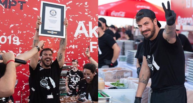 O Άκης Πετρετζίκης μπήκε στο βιβλίο Guinness – Έφτιαξε 3.378 hamburgers σε μια ώρα (Φωτογραφίες και Βίντεο)