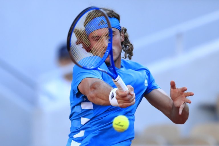Roland Garros: Διακόπηκε το παιχνίδι του Τσιτσιπά! Πότε θα συνεχιστεί