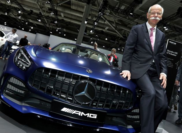 (Βίντεο) Η BMW αποχαιρετά τον διευθύνοντα σύμβουλο της Mercedes με την πιο ανατρεπτική διαφήμιση
