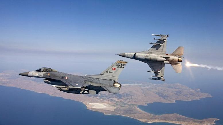 Τρεις υπερπτήσεις τουρκικών αεροσκαφών πάνω από ελληνικά νησιά