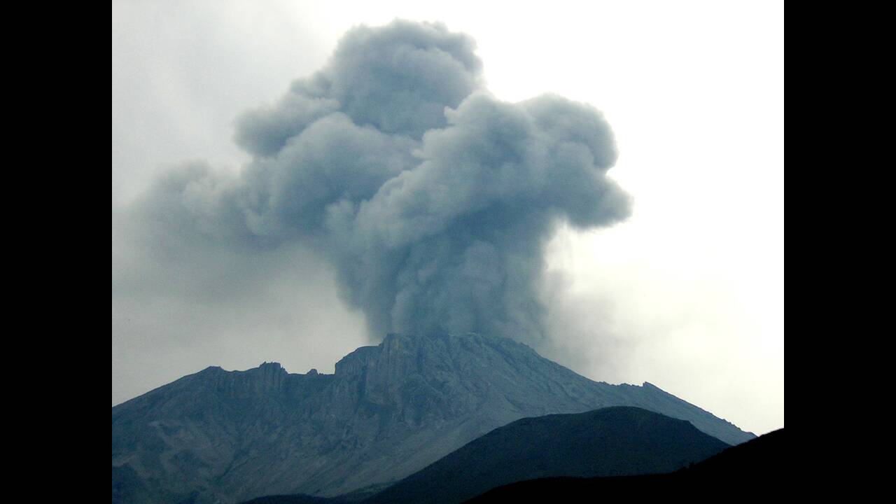 Περού: Εκρήξεις στο ηφαίστειο Ουμπίνας