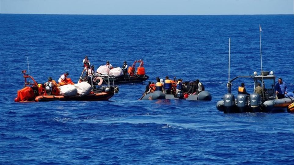 Διασώθηκαν 242 μετανάστες σε φουσκωτές λέμβους στη Μεσόγειο