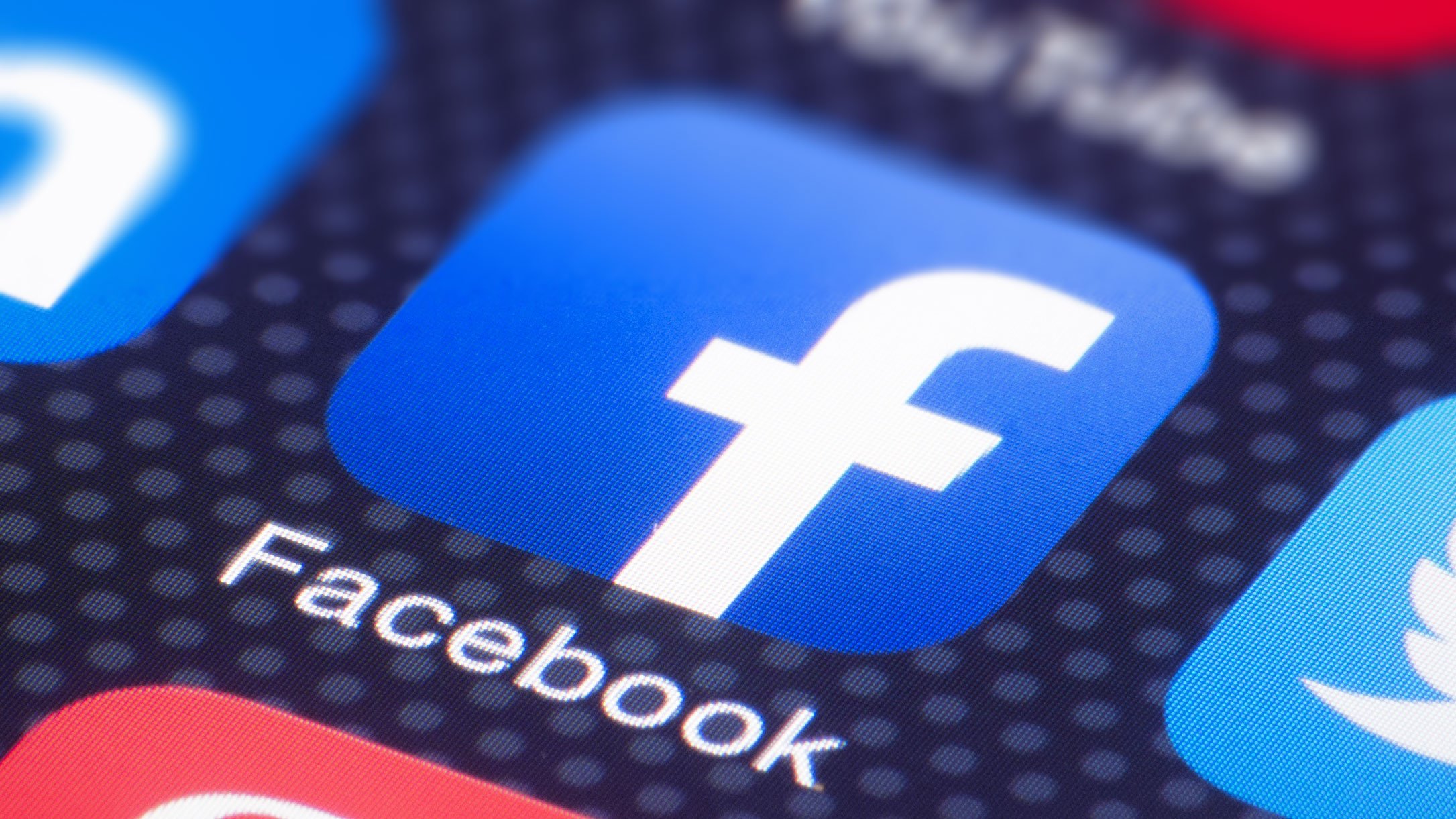 Γιατί το Facebook έκλεισε λογαριασμούς σε τέσσερις χώρες