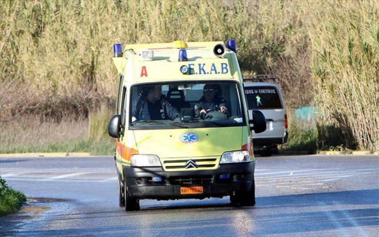 Ένας νεκρός και δύο τραυματίες μετά από σύγκρουση δύο ΙΧ στη Χαλκιδική