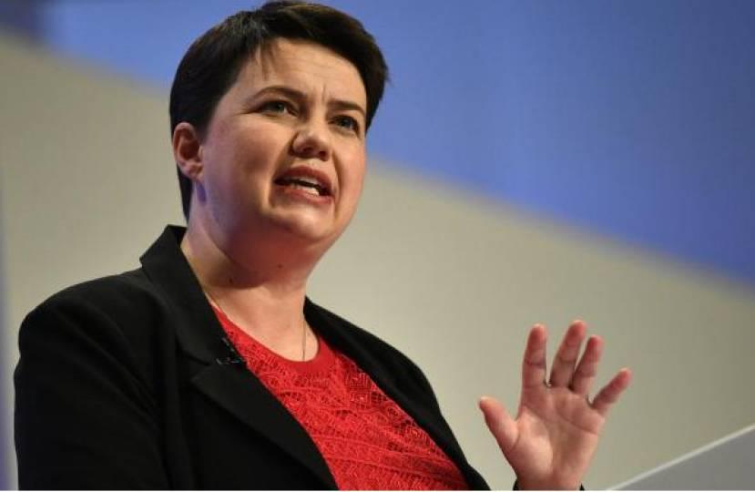 Παραιτήθηκε η ηγέτιδα του Συντηρητικού Κόμματος στη Σκωτία! Βουλευτές προσφεύγουν δικαστικά κατά Τζόνσον