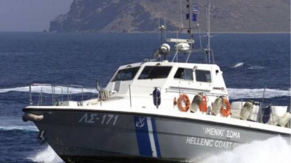 Κέρκυρα: Φωτιά σε σκάφος - Σώοι οι τρεις επιβάτες