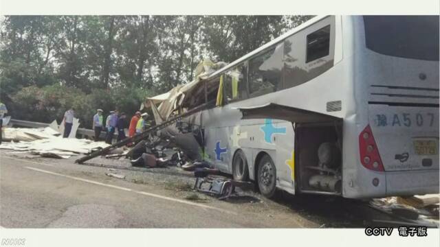 Φοβερό τροχαίο! 36 νεκροί από σύγκρουση λεωφορείου με φορτηγό