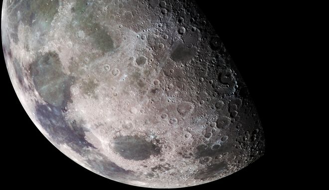 Εντοπίστηκε γυαλιστερό ζελέ στην επιφάνειας της Σελήνης. Άγνωστο το υλικό για τους ερευνητές