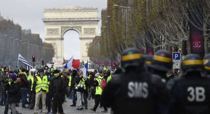Γαλλία: Σε επιφυλακή 7.500 αστυνομικοί για διαδηλώσεις από τα Κίτρινα Γιλέκα