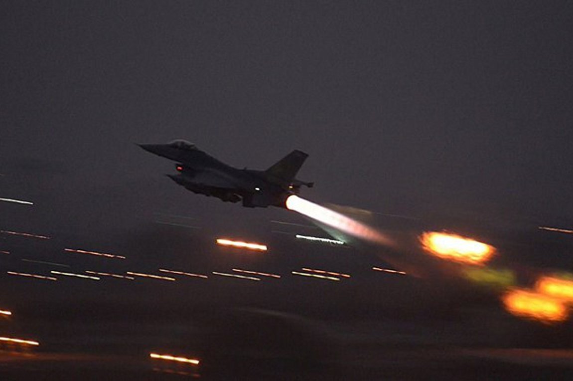 Συρία: Επίδειξη ισχύος από αμερικανικό πολεμικό αεροσκάφος