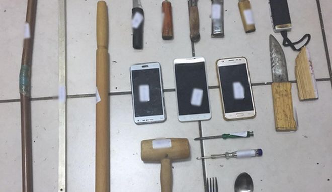 Φυλακές Κορυδαλλού: Βρέθηκαν μαχαίρια, ρόπαλα και κινητά