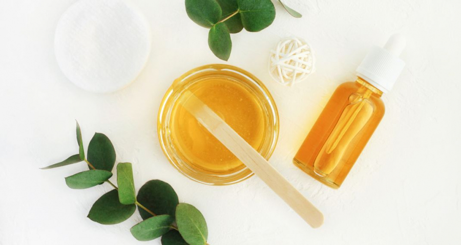 Το μέλι δεν κάνει θαύματα μόνο σαν τρόφιμο - 5 θαύματα για το δέρμα σας!