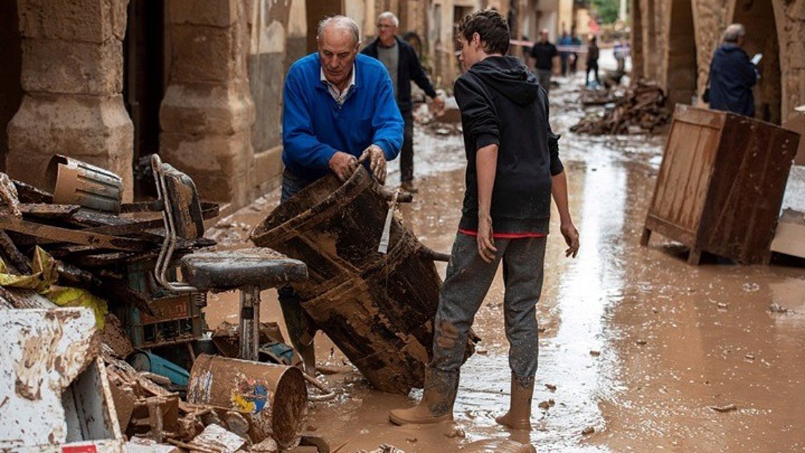 Ένας νεκρός και 4 αγνοούμενοι από τις πλημμύρες που σαρώνουν την Ισπανία