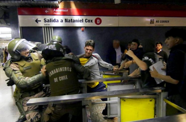 Ταραχές στη Χιλή λόγω αύξησης της τιμής των εισιτηρίων του μετρό