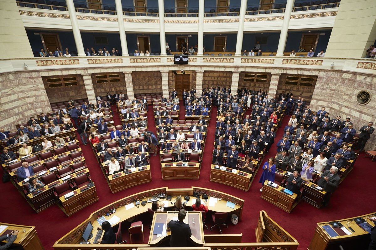 Ολομέλεια της Βουλής: Αποφάσισε την άρση ασυλίας τριών βουλευτών