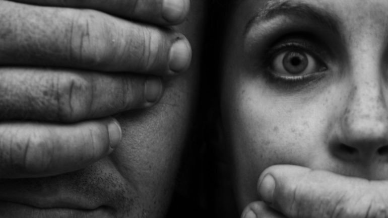 ΕΛΑΣ: Σε λειτουργία τα Γραφεία Αντιμετώπισης Ενδοοικογενειακής Βίας