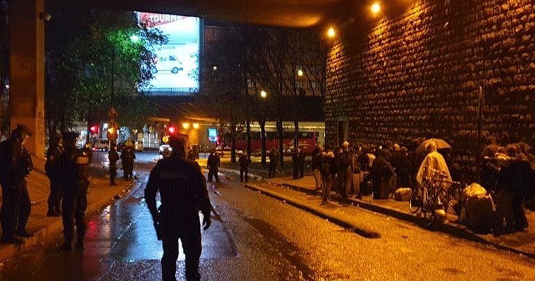 Η αστυνομία απομάκρυνε τουλάχιστον 1.600 μετανάστες από καταυλισμούς στο Παρίσι