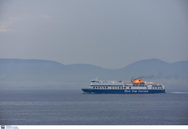 Αγωνία για τους 132 επιβάτες από Εισροή υδάτων στο Blue Star Naxos
