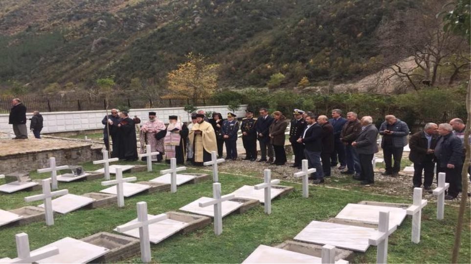 Συγκίνηση στην ταφή οστών 193 Ελλήνων πεσόντων στο έπος του '40 (Φωτο)