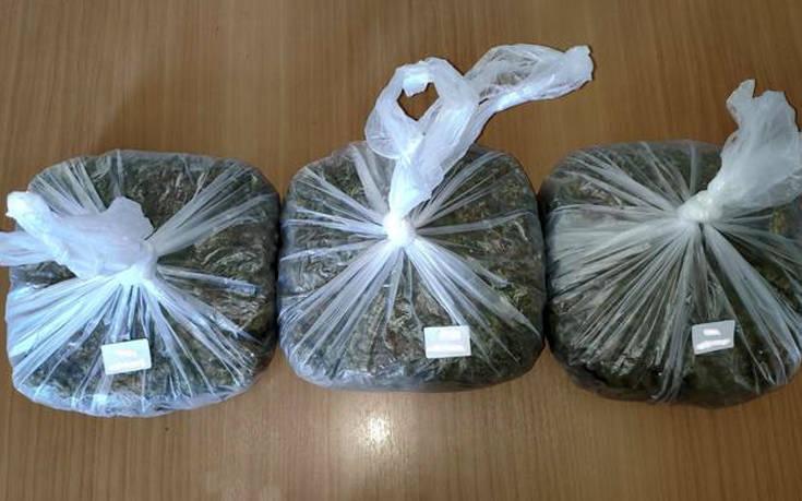 Λαμία: Εντοπίστηκαν σχεδόν τρία κιλά "ορφανά" ναρκωτικά