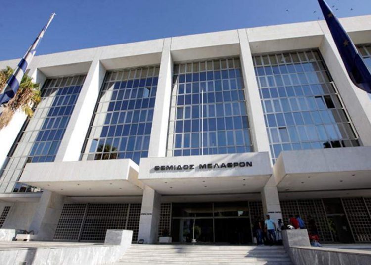 πρωτοδίκη