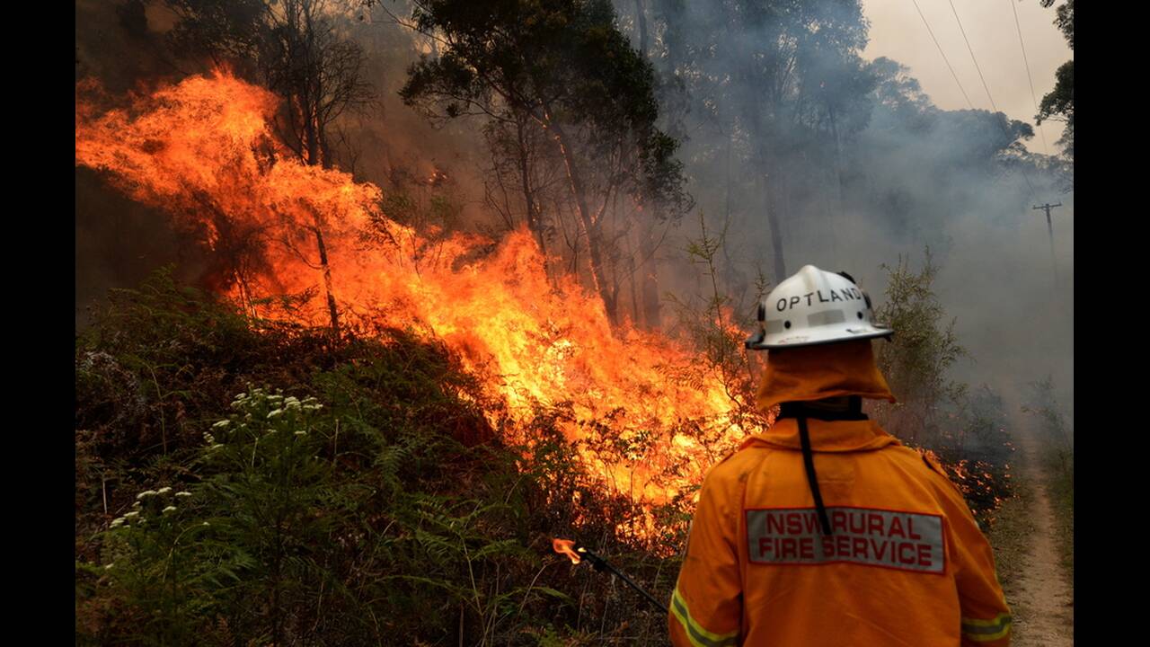 Μάχη με τις φλόγες στην Αυστραλία