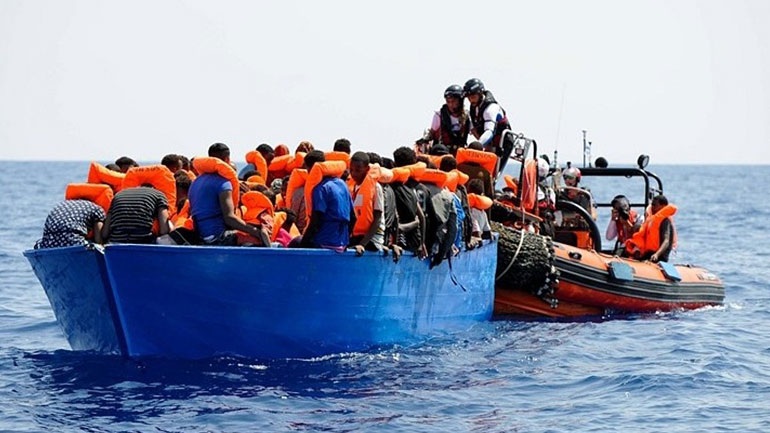 Άλλοι 400 μετανάστες έφτασαν στα νησιά του Αιγαίου