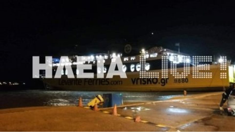 Κυλλήνη: Αυτοκίνητο έπεσε στο λιμάνι (Video)